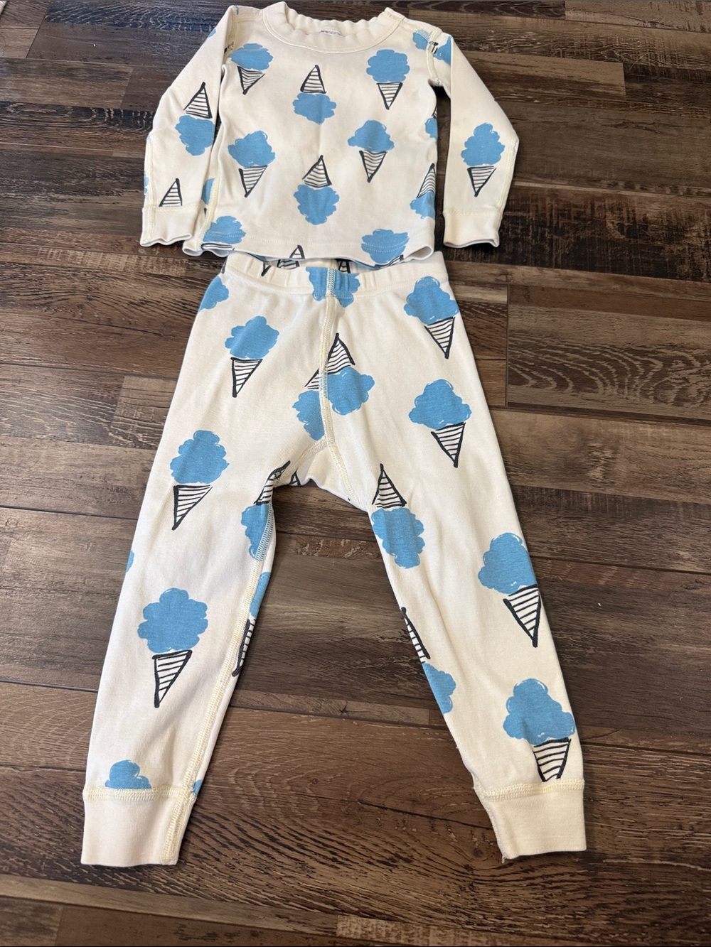 Hanna Andersson Cream Kids Pajama Set with Blue Ice Cream Print